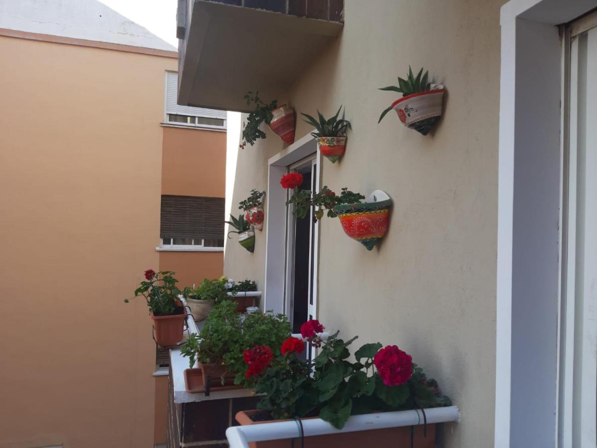 Апартаменты La Casa De La Abuela Rosy Малага Экстерьер фото